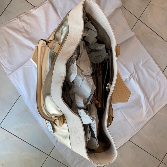 Liz Clairbone Bag - Picture 2 of 2